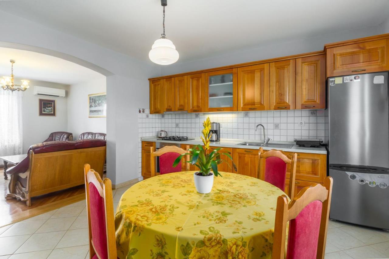 Lovely House Lindi In Poreč Extérieur photo
